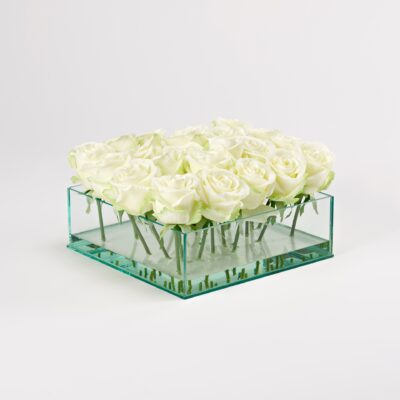 White Roses in Square Aquarium Glass - 212193